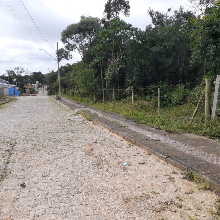 Área em Campo Magro – 49.470 m2 -Valor R$ 2.200.000,00 (estuda proposta) Área em Campo Magro – 49.470 m2 -Valor R$ 2.200.000,00 (estuda proposta)