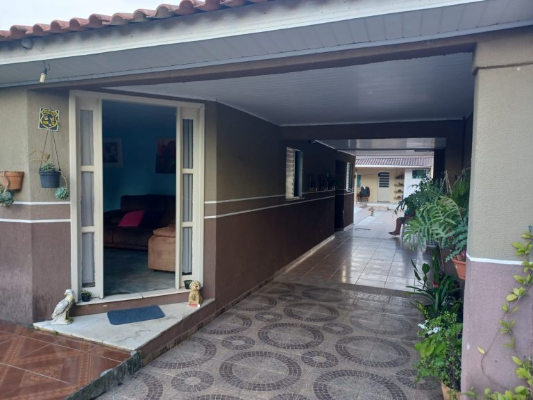 Casa – Xaxim – Alto Boqueirão – R$ 590.000,00 Casa – Xaxim – Alto Boqueirão – R$ 590.000,00