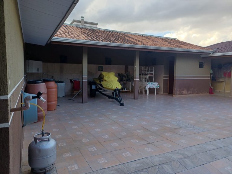 Casa – Xaxim – Alto Boqueirão – R$ 590.000,00 Casa – Xaxim – Alto Boqueirão – R$ 590.000,00