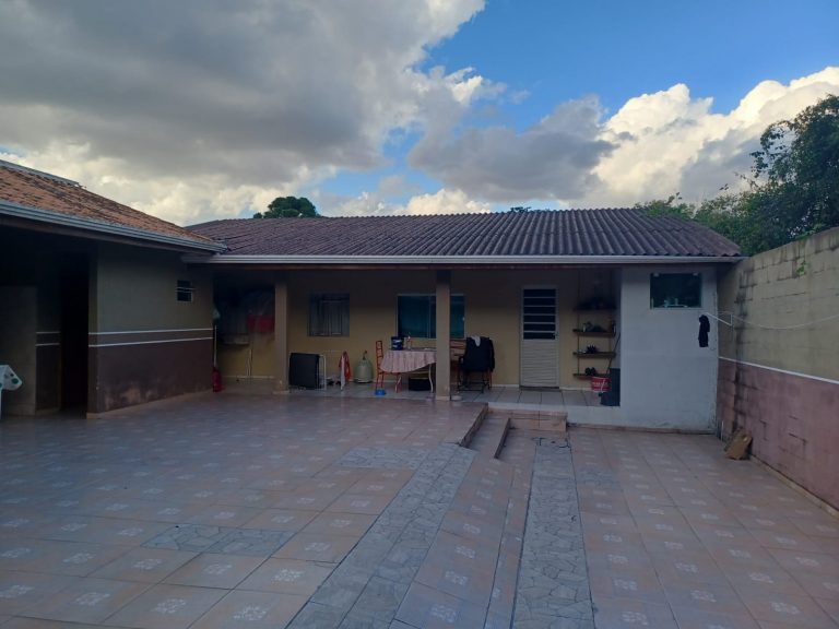 Casa – Xaxim – Alto Boqueirão – R$ 590.000,00 Casa – Xaxim – Alto Boqueirão – R$ 590.000,00