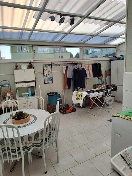Sobrado Triplex, 05 Quartos, 156 m², Bairro Guabirotuba – R$ 850.000,00 Sobrado Triplex, 05 Quartos, 156 m², Bairro Guabirotuba – R$ 850.000,00