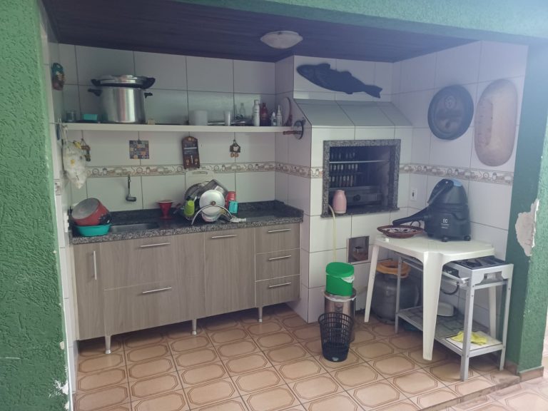 Casa – Bairro Cajuru – R$ 280.000,00 Casa – Bairro Cajuru – R$ 280.000,00