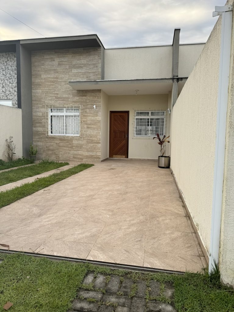 Residência em Guaratuba – Piscina e aquecimento Solar – R$ 545.000,00 Residência em Guaratuba – Piscina e aquecimento Solar – R$ 545.000,00
