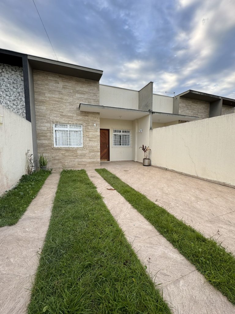 Residência em Guaratuba – Piscina e aquecimento Solar – R$ 545.000,00 Residência em Guaratuba – Piscina e aquecimento Solar – R$ 545.000,00