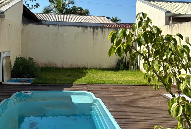 Residência em Guaratuba – Piscina e aquecimento Solar – R$ 545.000,00 Residência em Guaratuba – Piscina e aquecimento Solar – R$ 545.000,00