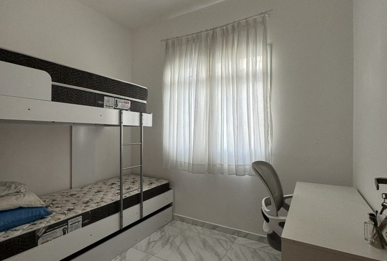 Residência em Guaratuba – Piscina e aquecimento Solar – R$ 545.000,00 Residência em Guaratuba – Piscina e aquecimento Solar – R$ 545.000,00