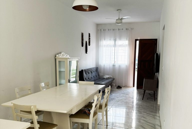 Residência em Guaratuba – Piscina e aquecimento Solar – R$ 545.000,00 Residência em Guaratuba – Piscina e aquecimento Solar – R$ 545.000,00