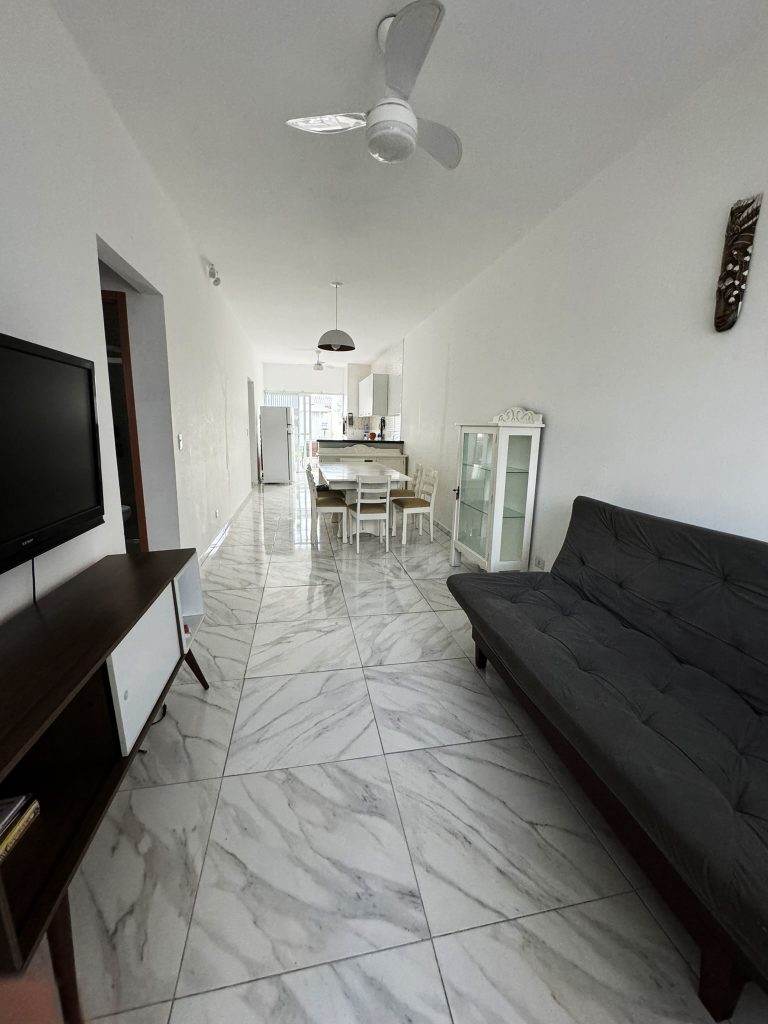 Residência em Guaratuba – Piscina e aquecimento Solar – R$ 545.000,00 Residência em Guaratuba – Piscina e aquecimento Solar – R$ 545.000,00