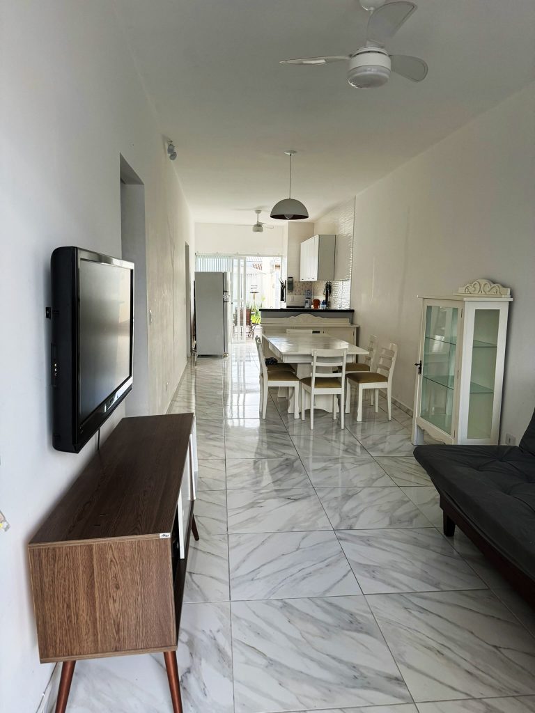 Residência em Guaratuba – Piscina e aquecimento Solar – R$ 545.000,00 Residência em Guaratuba – Piscina e aquecimento Solar – R$ 545.000,00