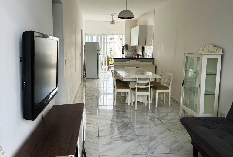 Residência em Guaratuba – Piscina e aquecimento Solar – R$ 545.000,00 Residência em Guaratuba – Piscina e aquecimento Solar – R$ 545.000,00