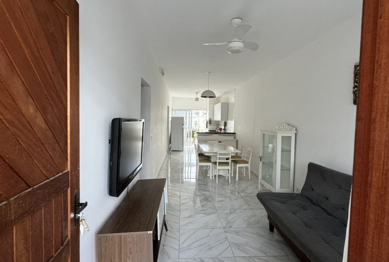 Residência em Guaratuba – Piscina e aquecimento Solar – R$ 545.000,00 Residência em Guaratuba – Piscina e aquecimento Solar – R$ 545.000,00