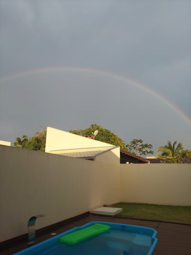 Residência em Guaratuba – Piscina e aquecimento Solar – R$ 545.000,00 Residência em Guaratuba – Piscina e aquecimento Solar – R$ 545.000,00