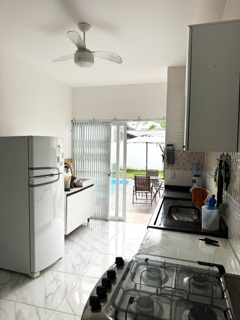 Residência em Guaratuba – Piscina e aquecimento Solar – R$ 545.000,00 Residência em Guaratuba – Piscina e aquecimento Solar – R$ 545.000,00