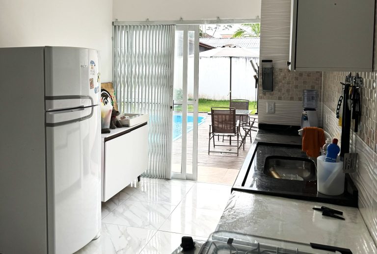Residência em Guaratuba – Piscina e aquecimento Solar – R$ 545.000,00 Residência em Guaratuba – Piscina e aquecimento Solar – R$ 545.000,00