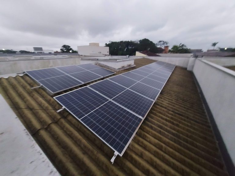 Residência em Guaratuba – Piscina e aquecimento Solar – R$ 545.000,00 Residência em Guaratuba – Piscina e aquecimento Solar – R$ 545.000,00