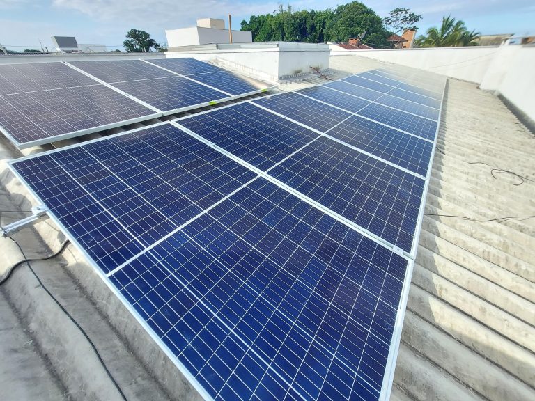 Residência em Guaratuba – Piscina e aquecimento Solar – R$ 545.000,00 Residência em Guaratuba – Piscina e aquecimento Solar – R$ 545.000,00
