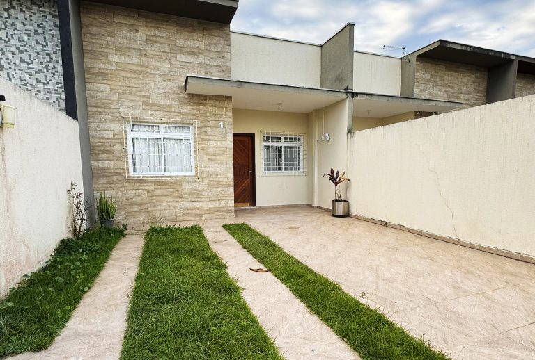 Residência em Guaratuba – Piscina e aquecimento Solar – R$ 545.000,00 Residência em Guaratuba – Piscina e aquecimento Solar – R$ 545.000,00