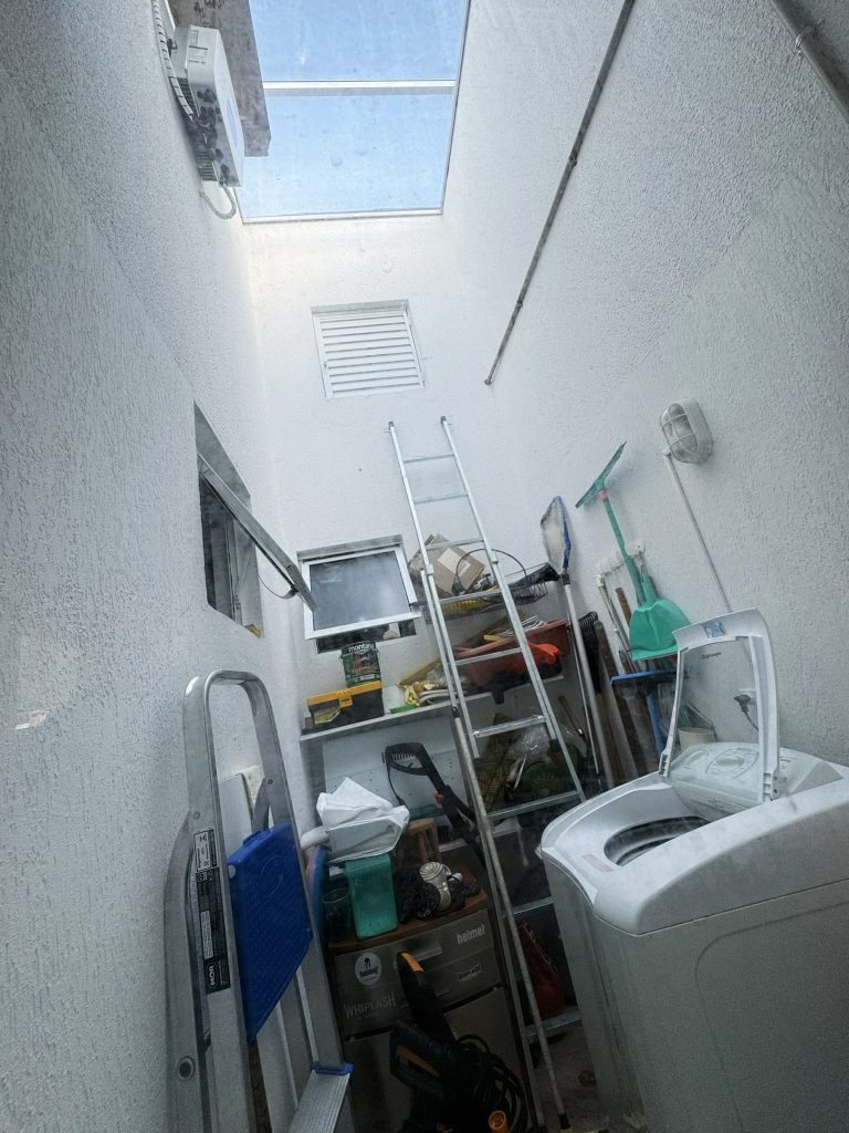 Residência em Guaratuba – Piscina e aquecimento Solar – R$ 545.000,00 Residência em Guaratuba – Piscina e aquecimento Solar – R$ 545.000,00
