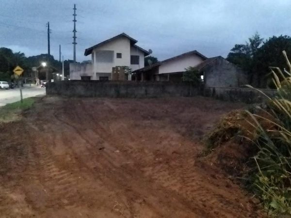 Terreno de Esquina 384m2 Centro Itapoá SC – R$ 350.000