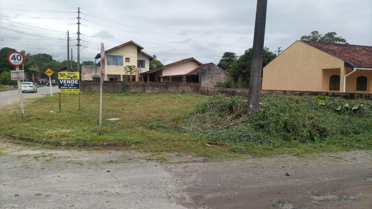 Terreno de Esquina 384m2 Centro Itapoá SC – R$ 350.000 Terreno de Esquina 384m2 Centro Itapoá SC – R$ 350.000
