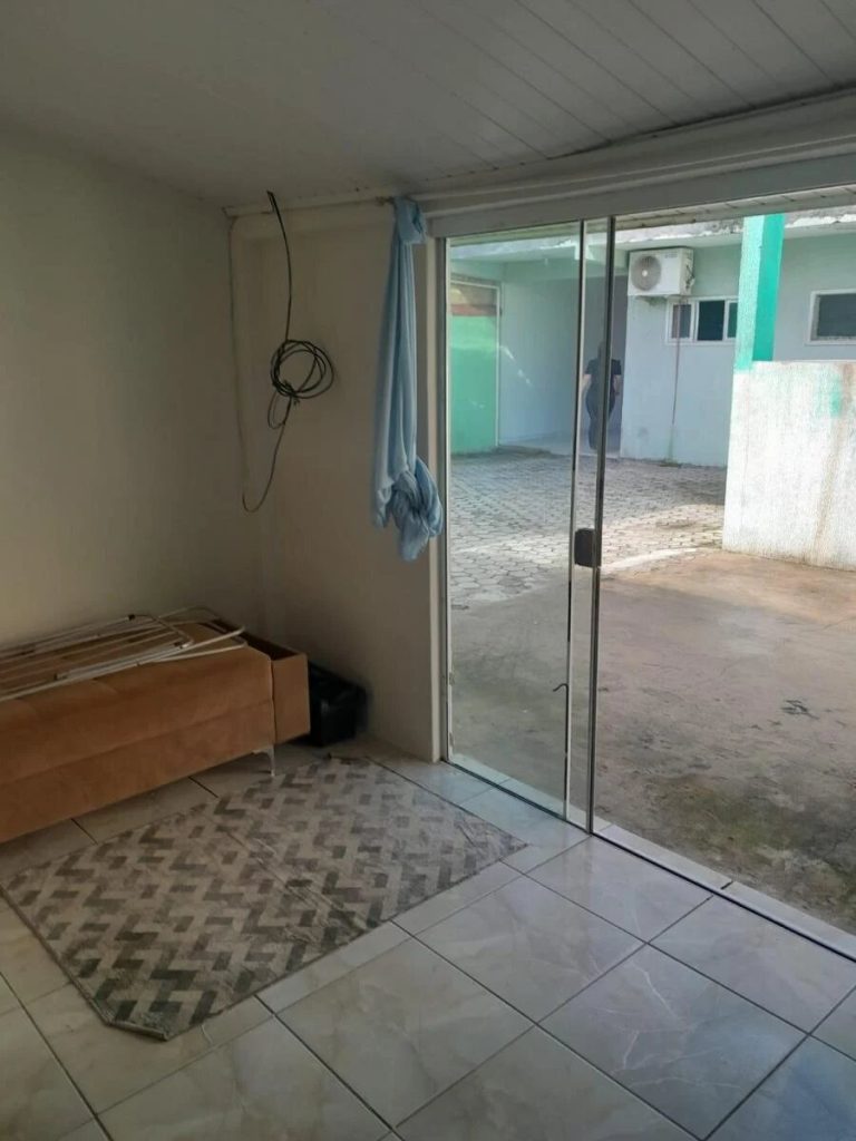 Apartamento 93m2 mais 2 kitinetes de 44m2 cada, total 181,33m2 total – Itapoá – SC Apartamento 93m2 mais 2 kitinetes de 44m2 cada, total 181,33m2 total – Itapoá – SC