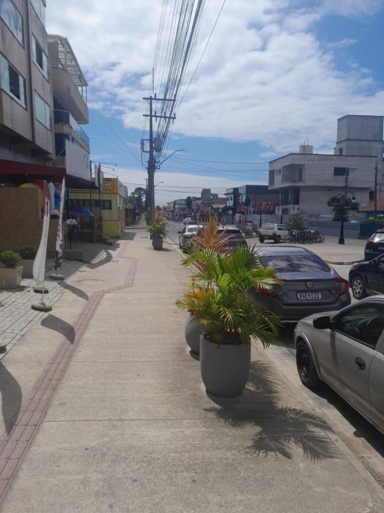 Apartamento 93m2 mais 2 kitinetes de 44m2 cada, total 181,33m2 total – Itapoá – SC Apartamento 93m2 mais 2 kitinetes de 44m2 cada, total 181,33m2 total – Itapoá – SC