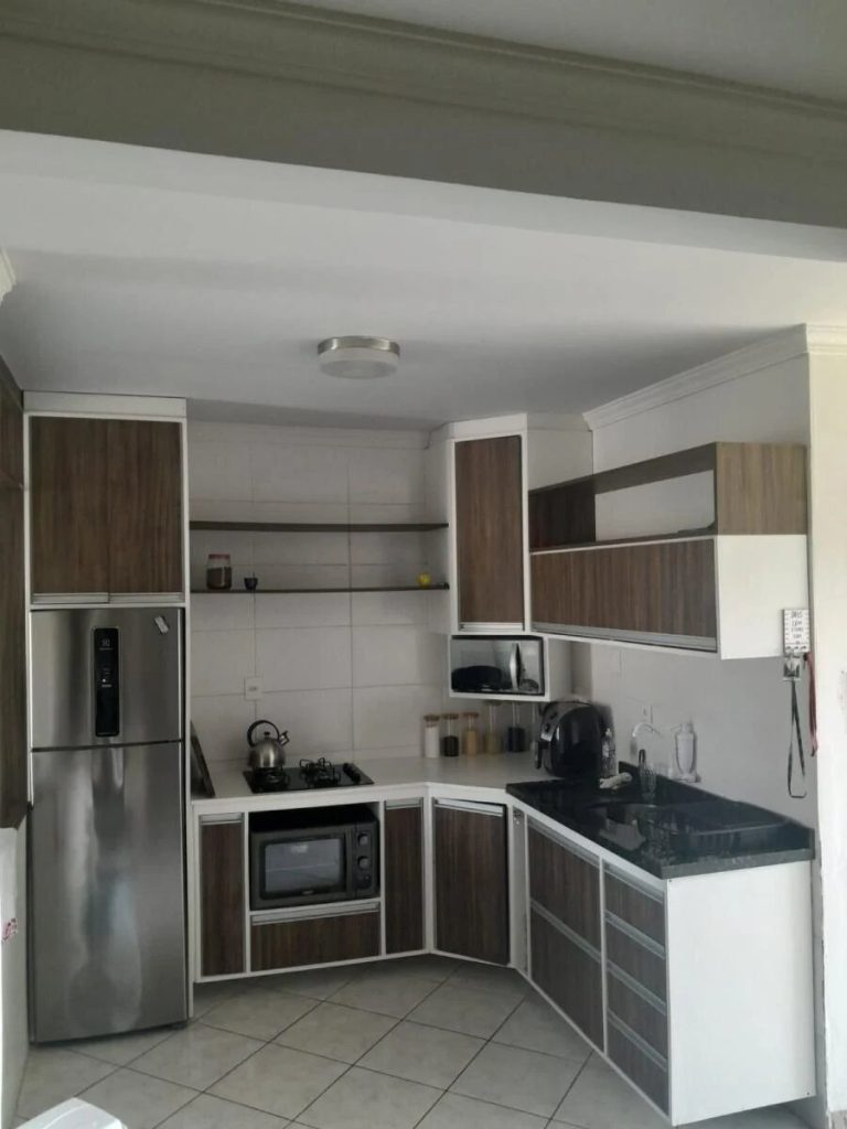 Apartamento 93m2 mais 2 kitinetes de 44m2 cada, total 181,33m2 total – Itapoá – SC Apartamento 93m2 mais 2 kitinetes de 44m2 cada, total 181,33m2 total – Itapoá – SC