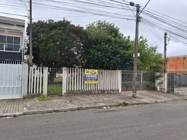 Casa com terreno em Pinhais – R$ 600.000,00 Casa com terreno em Pinhais – R$ 600.000,00