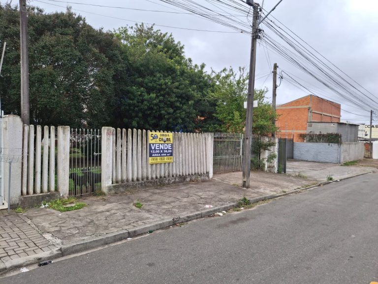 Casa com terreno em Pinhais – R$ 600.000,00 Casa com terreno em Pinhais – R$ 600.000,00